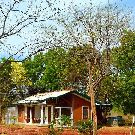 Pelican View Cottages Катарагама Екстер'єр фото